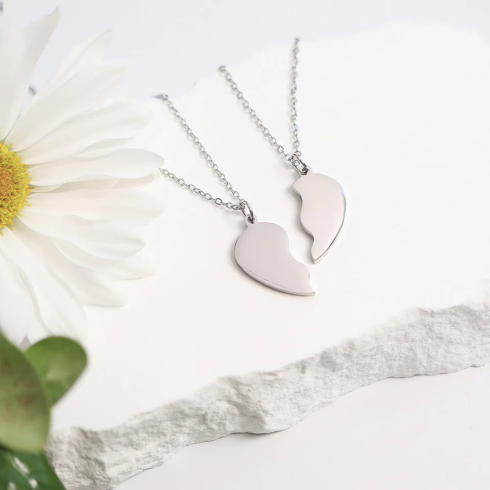 DUO - COLLAR PERSONALIZABLE CORAZÓN PARTIDO